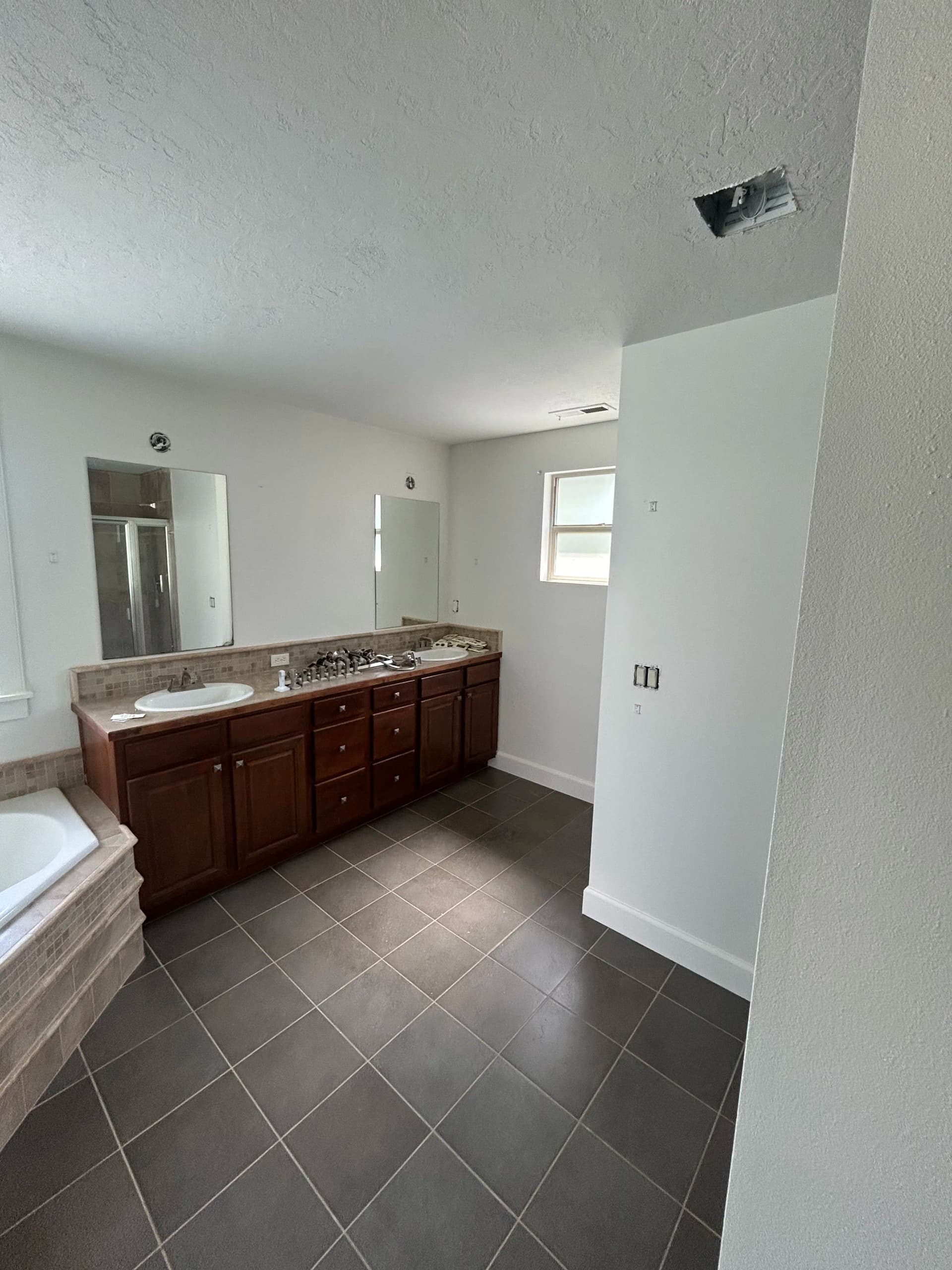 Gallery photos for Fresh Interior Paint Wrap in Eagle Idaho: Image #9