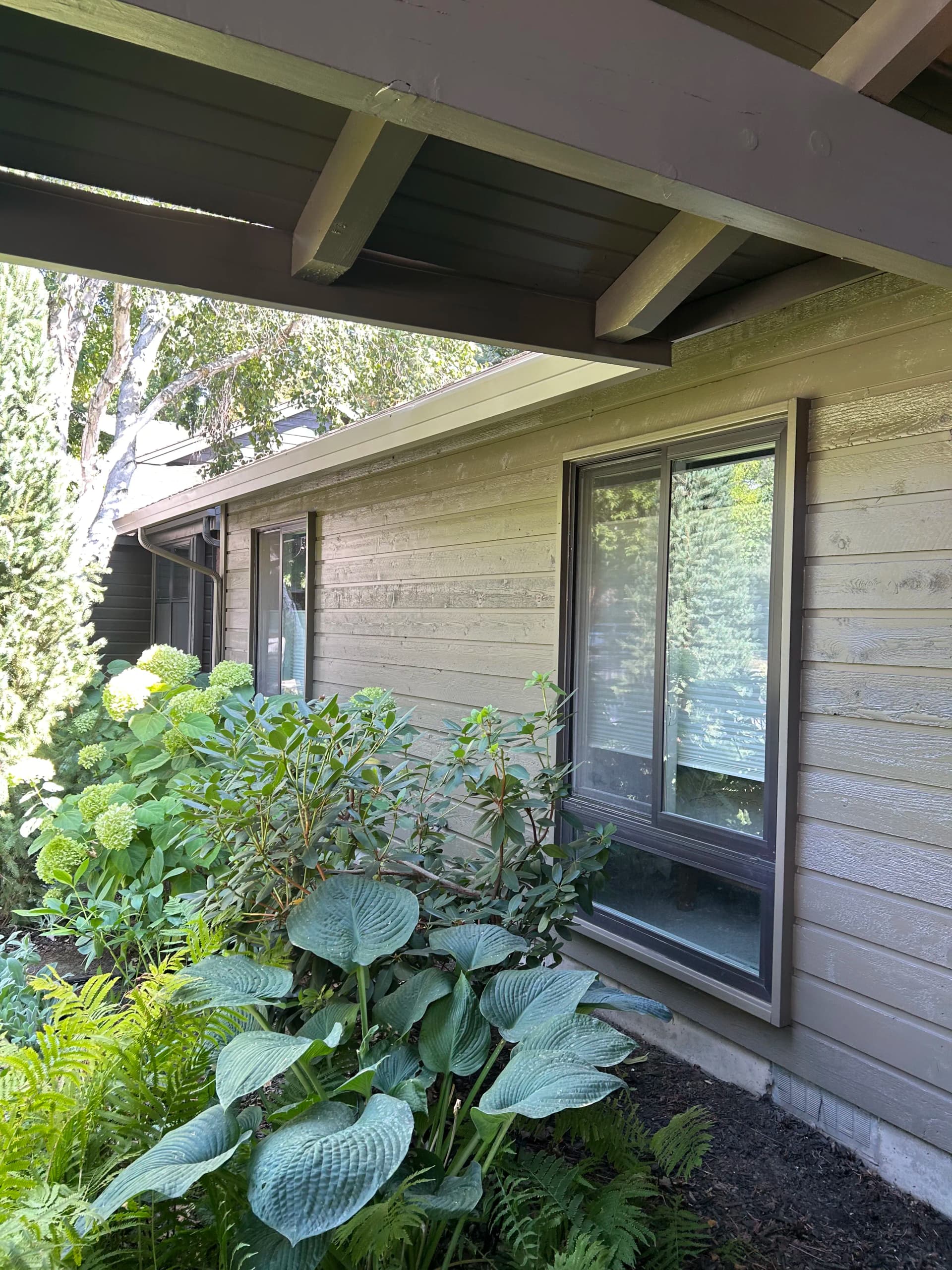 Gallery photos for Full Exterior Paint Job With Two Coats Done Right: Image #3