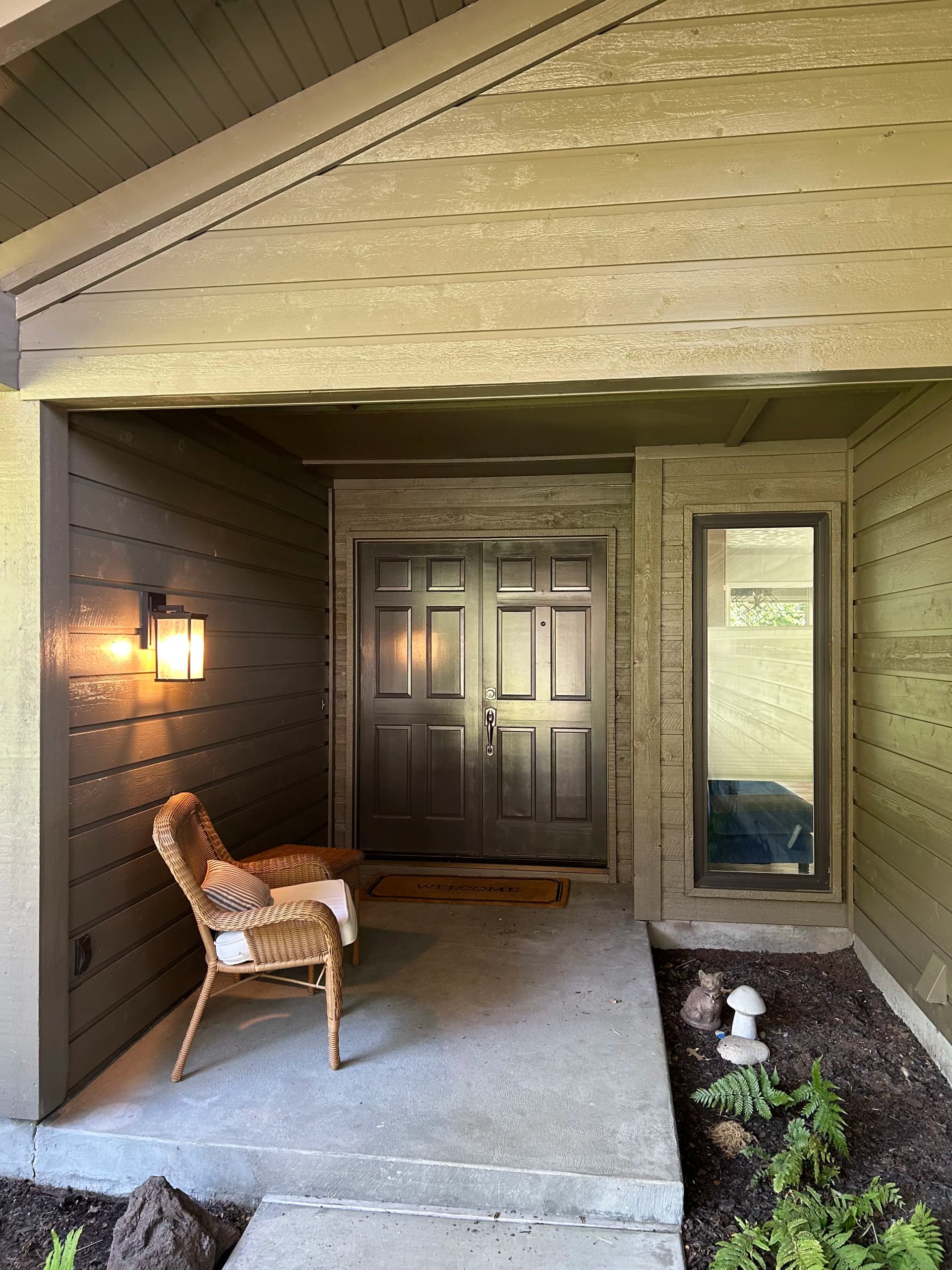 Gallery photos for Full Exterior Paint Job With Two Coats Done Right: Image #1